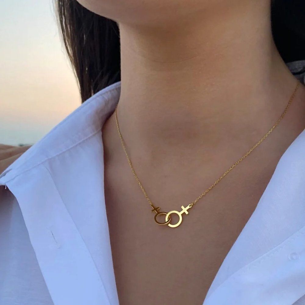 Sideways Interlocking Venus Symbol Necklace in Gold - Picture 4 of 7